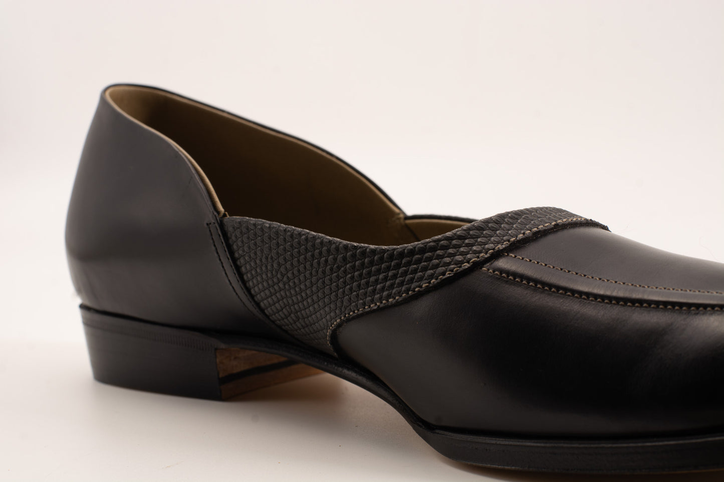 26S270P002GS  (先行予約）